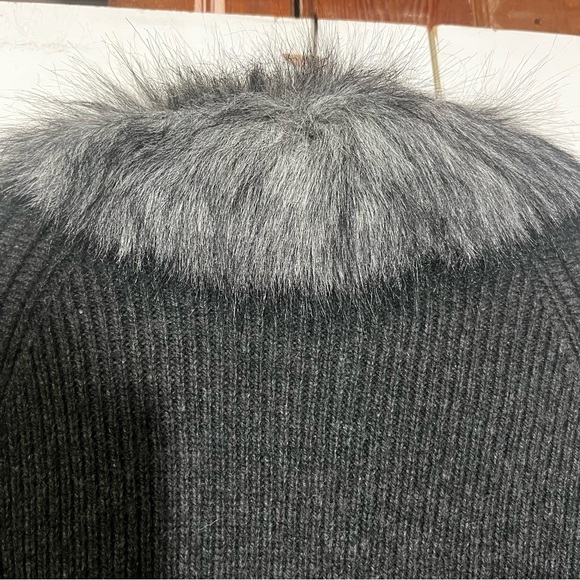 Cynthia Rowley Belted Cardigan Charcoal Gray Fur Collar Silver Size Large Wool - Picture 8 of 12